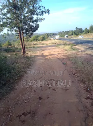 Kenol Sagana Highway Two and a Half Acres for Sale . On Tarmac.