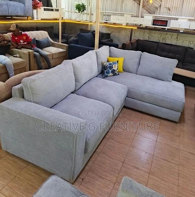 . First-Class Royal Sofa - main view