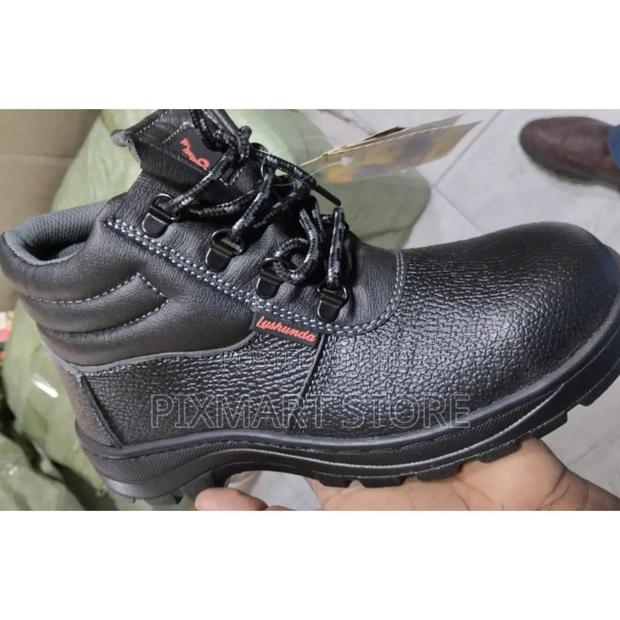Safety Shoe-durable Safety Shoes Available In All Sizes