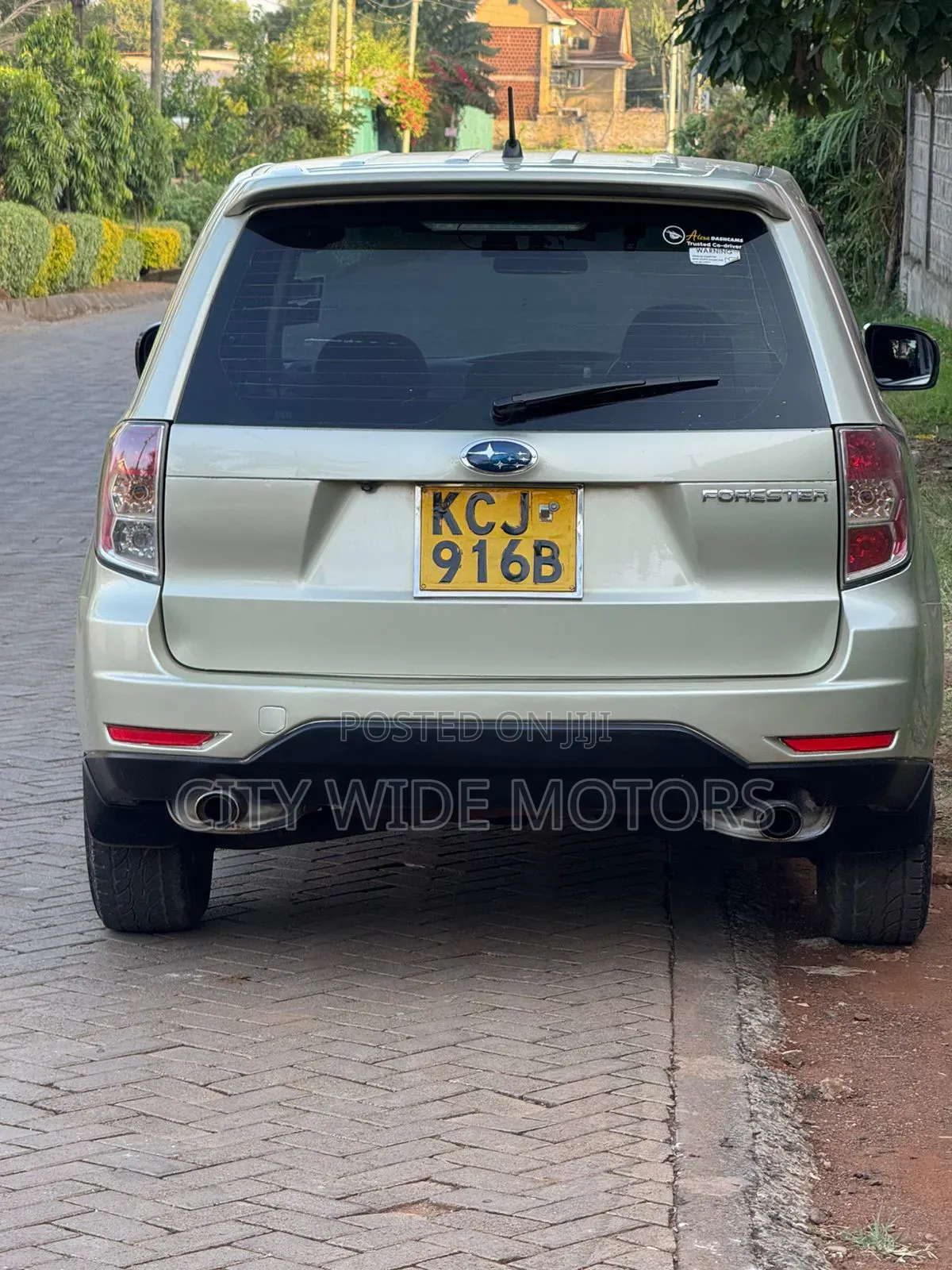 Subaru Forester 2010 Gold