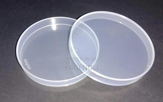 Plastic Petri Dish – Laboratory Use - main view