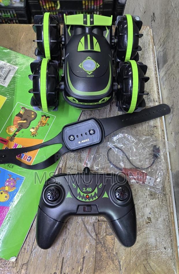 Amphibious L (Rc) Stunt Car Remote a Gesture Control Vehicle