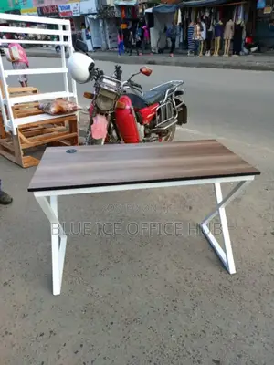 Single Metallic Office Table