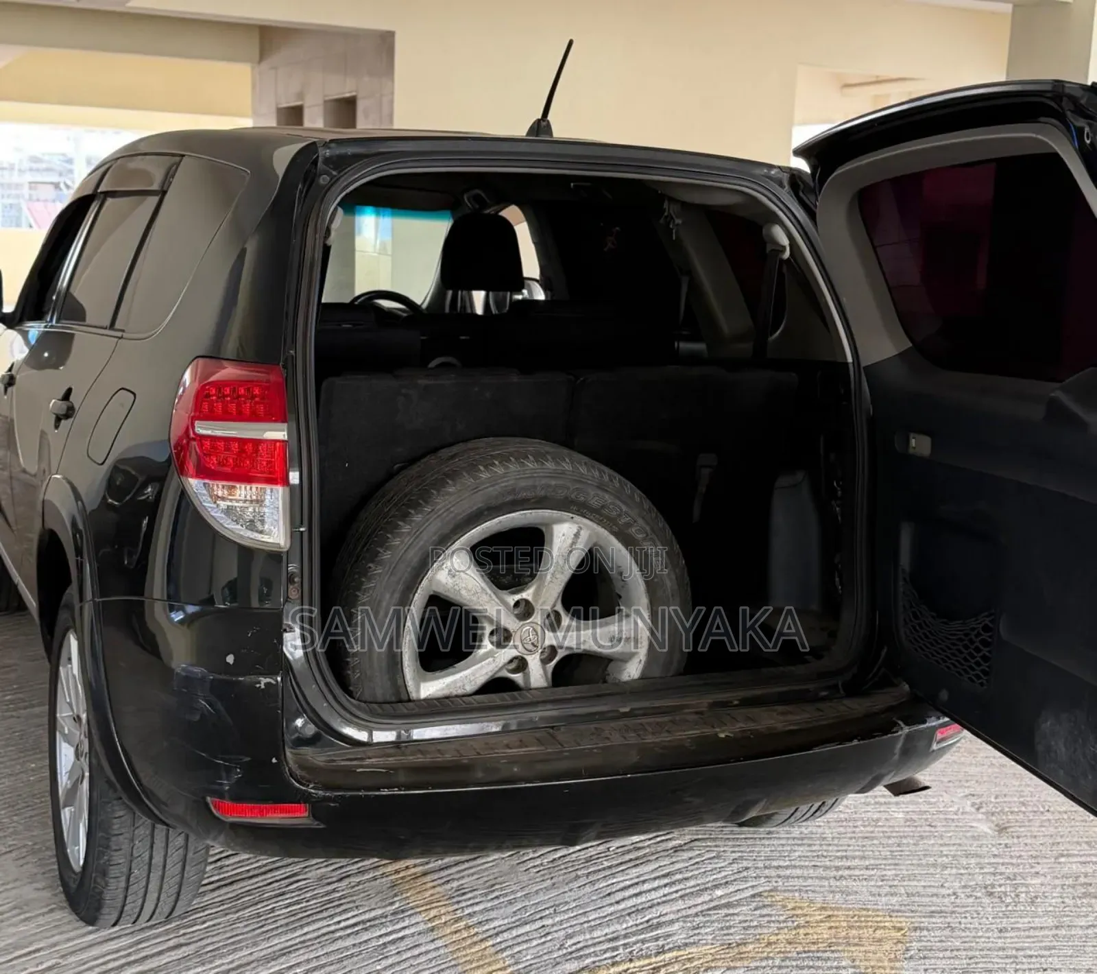 Toyota Vanguard 2012 Black