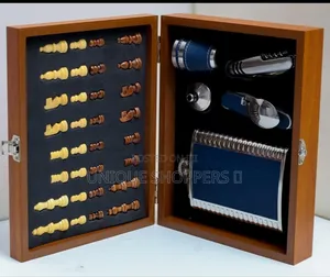 Quality Gift Set With Chess and Hip Flask W