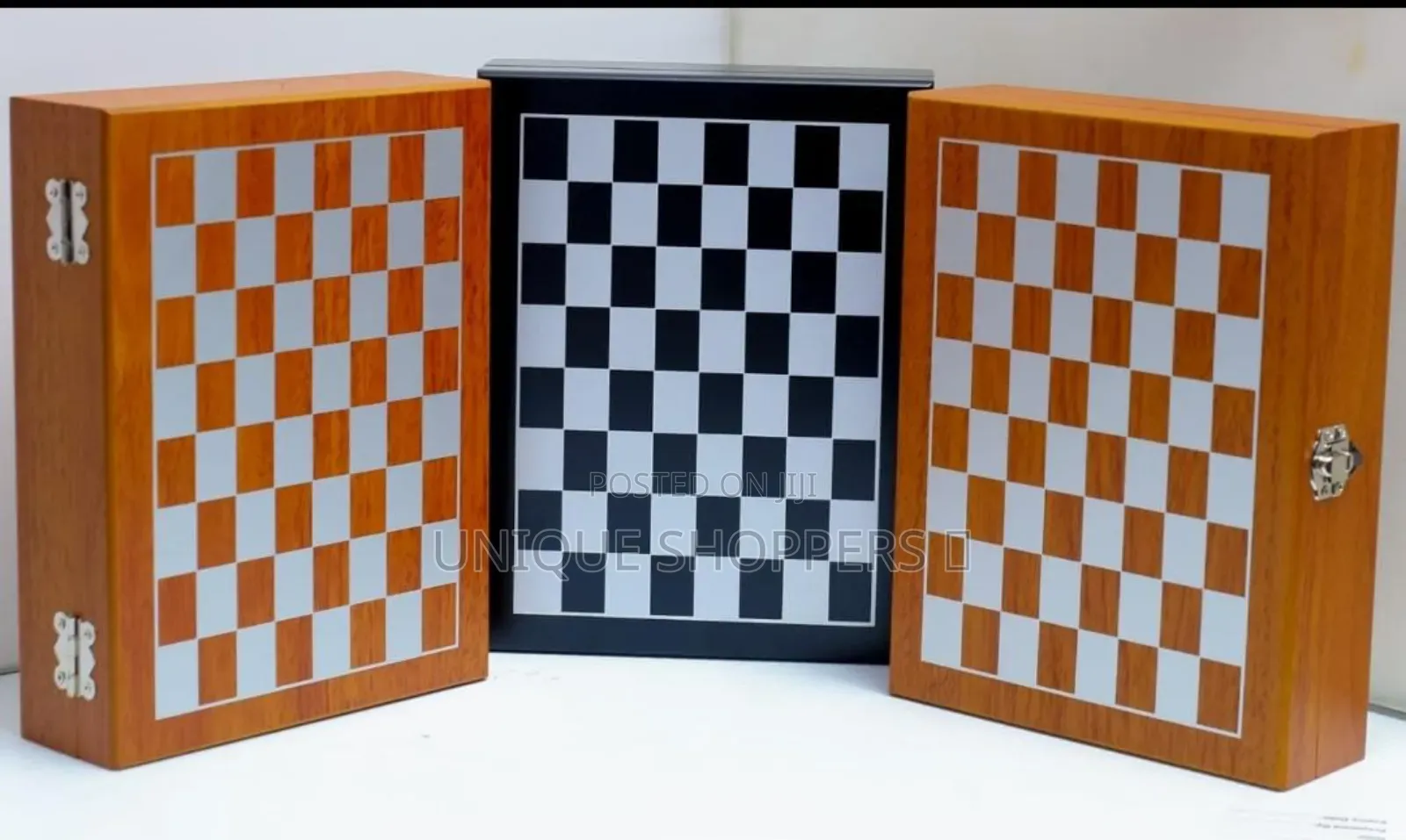 Quality Gift Set With Chess and Hip Flask W