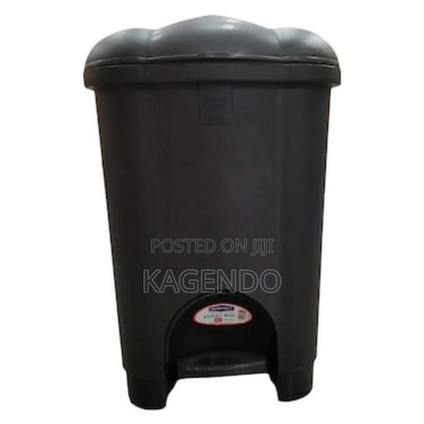 Black Pedal Bin 18 Litres – Hospital Clinical Use