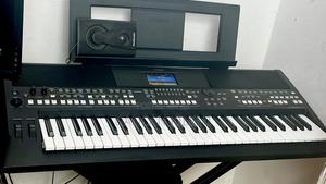 PSR Sx600 + Piano Stand + Generic Sustain Pedal