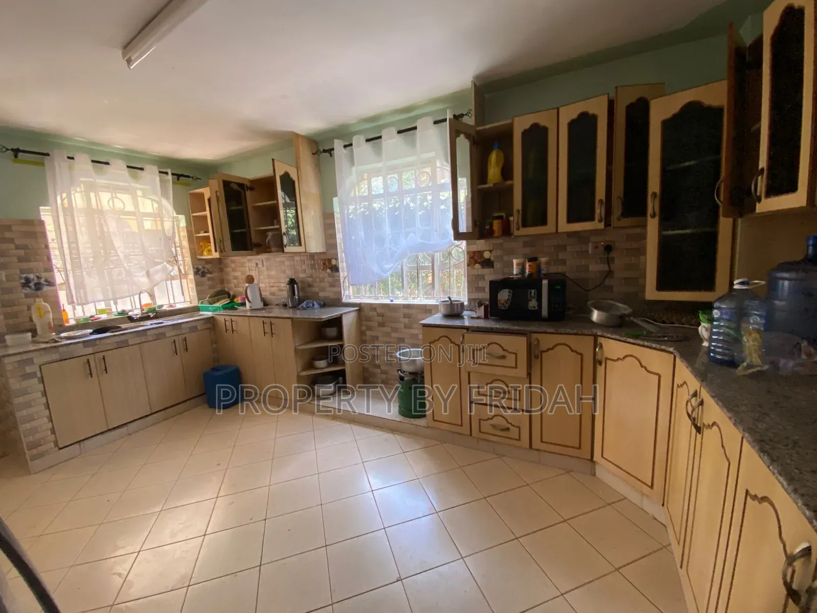 5bdrm Mansion in Kitengela for rent