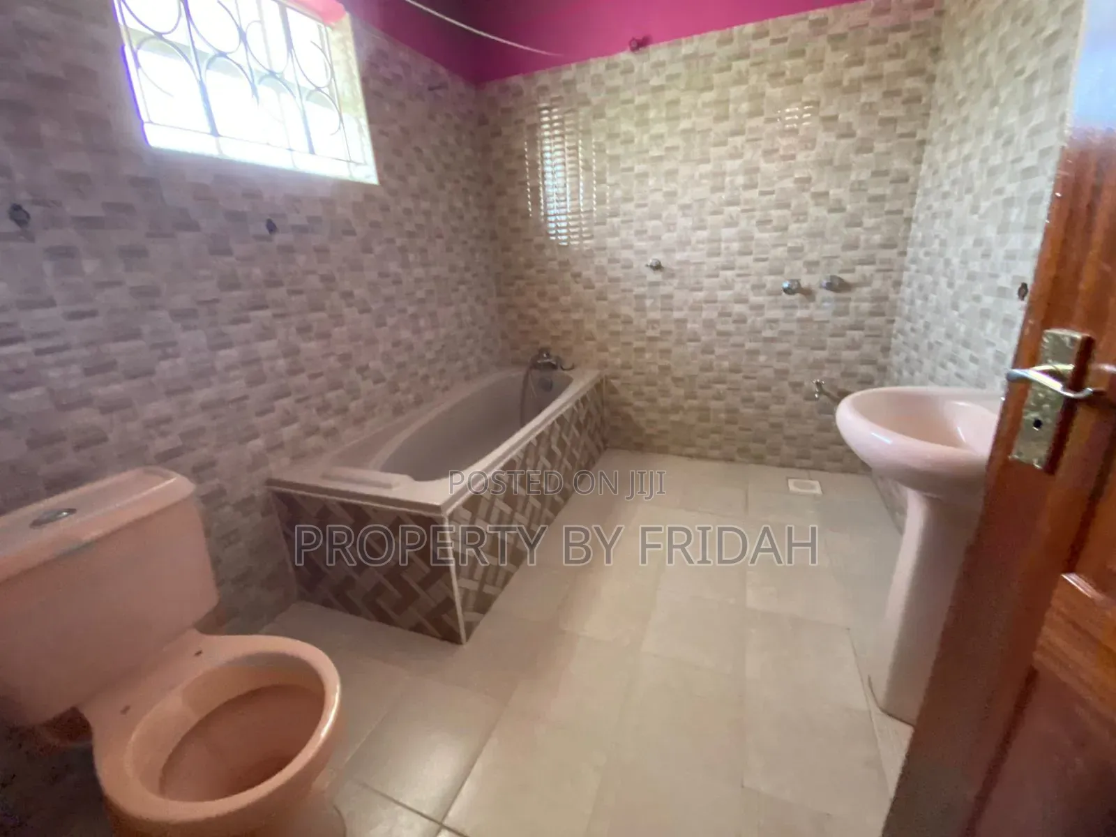 5bdrm Mansion in Kitengela for rent