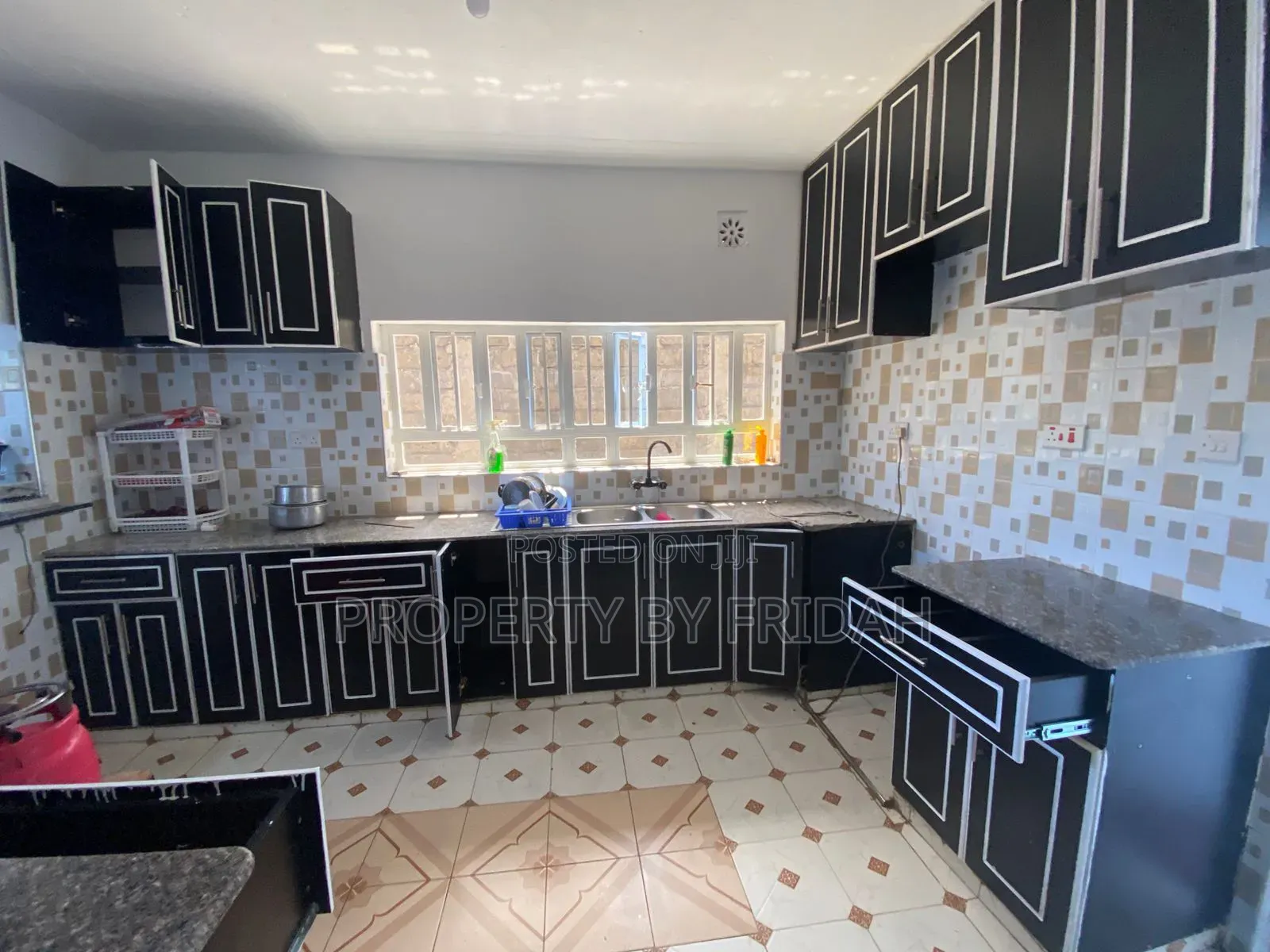 5bdrm Maisonette in Kitengela for rent