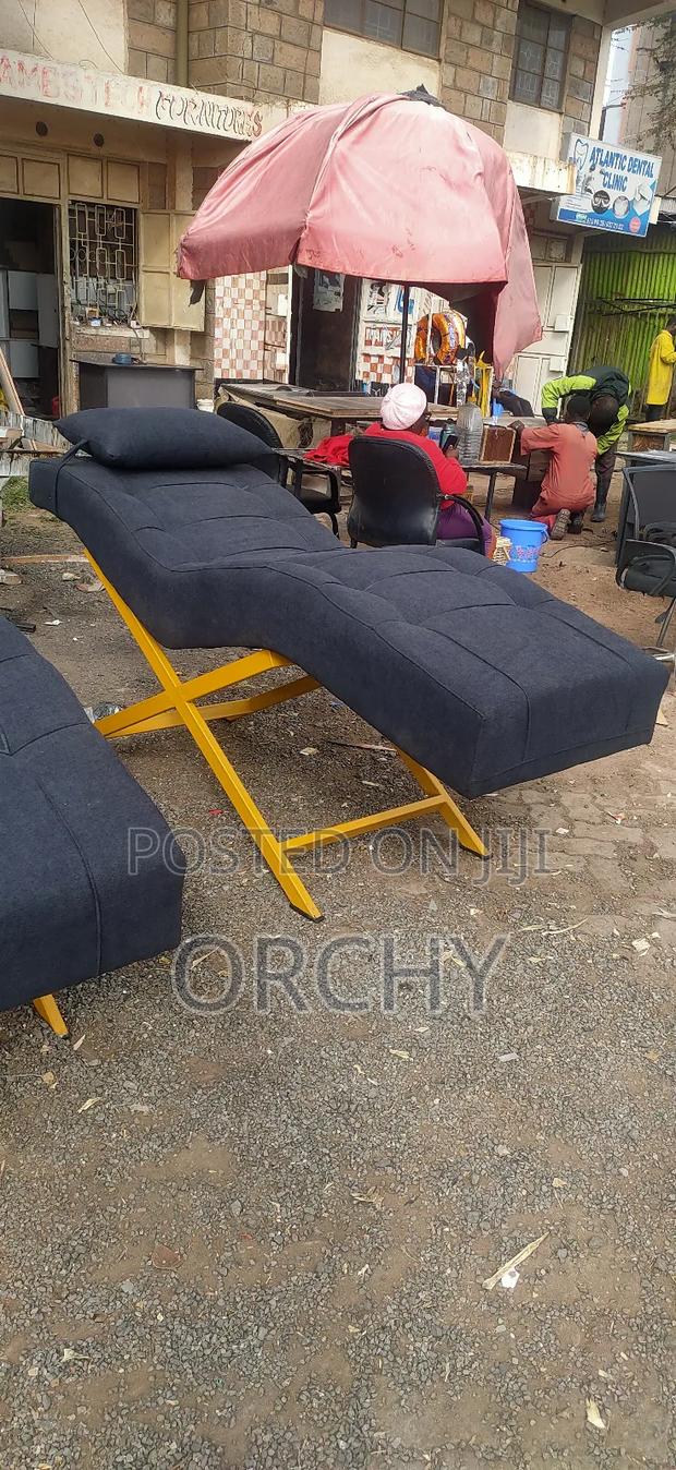 Black Gold Lash Bed - main view