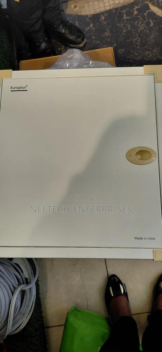 Distribution Board 4 Way - thumbnail 2