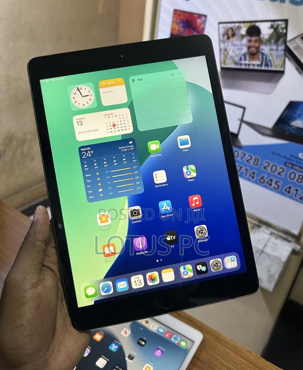 Apple iPad 10.2 (2020) 128 GB Gray - main view