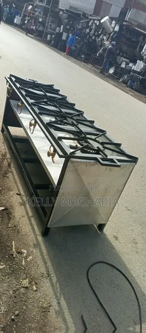 Commercial Sizes Closed Four Burner