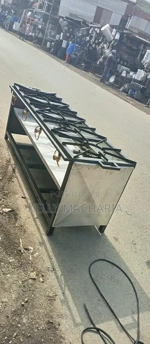 Commercial Sizes Closed Four Burner