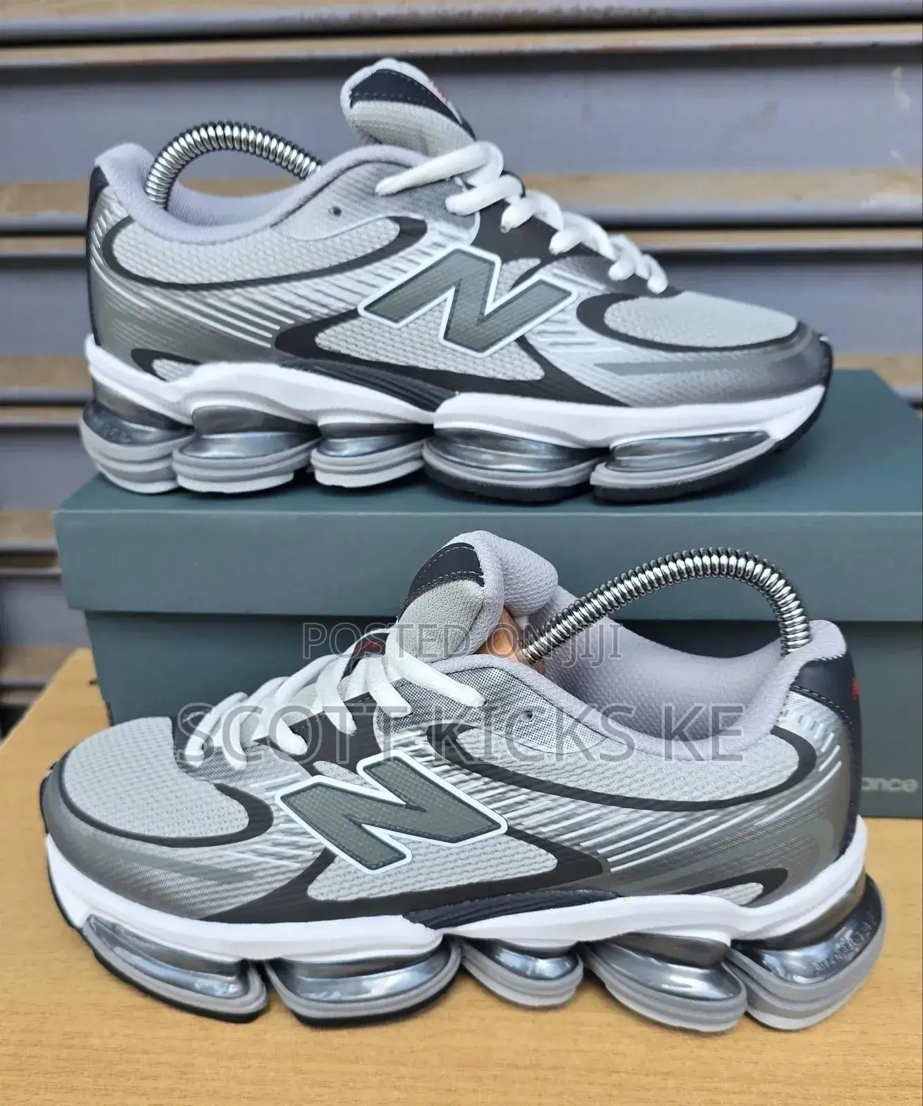 New Balance 2000