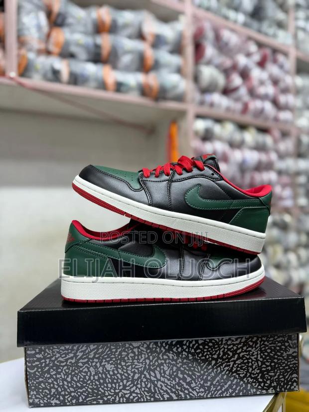 Air Jordan 1 Low Og 'Black and Gorge Green', - main view
