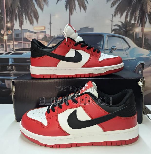 Air Jordan 1 Low Og 'Chicago' - thumbnail 2