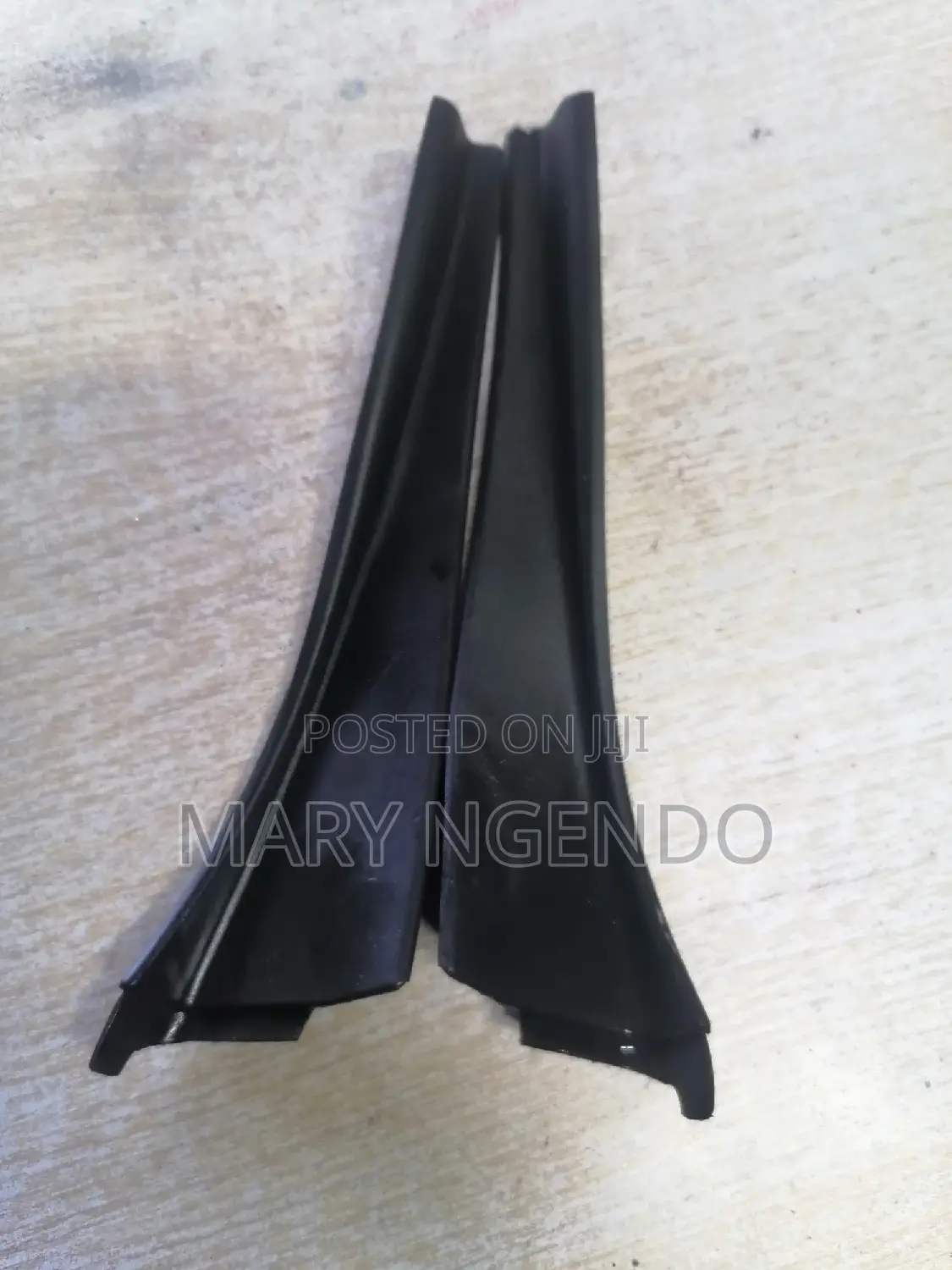 Nissan Dualis Windscreen Finisher