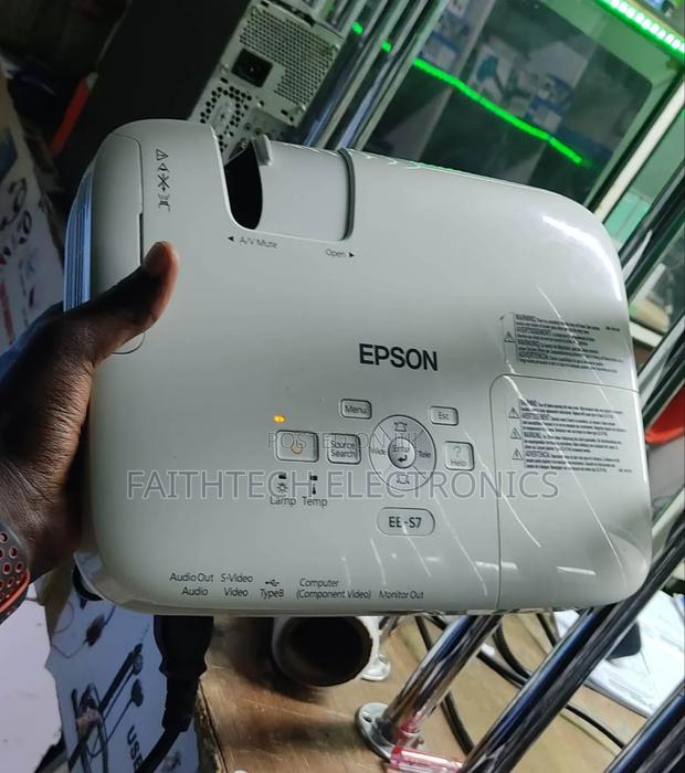 Epson Eb S7 Svga LCD Projector - thumbnail 2
