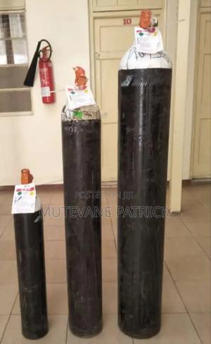 8.5m3 Oxygen Cylinder Complete With Regulator - main view