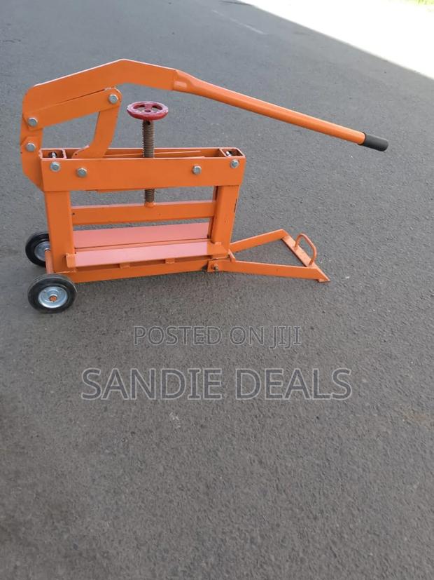 Cabro Breaker Machine - main view