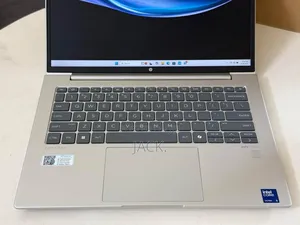 New Laptop HP ProBook 440 16GB Intel Core Ultra 7 SSD 512GB