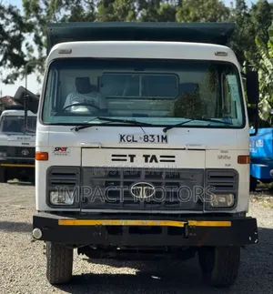 Tata 2518 // 2016 Model // Extremely Clean