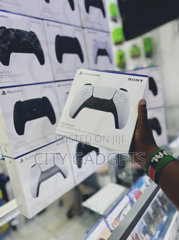 Sony Ps5 Gaming Controllers - main view