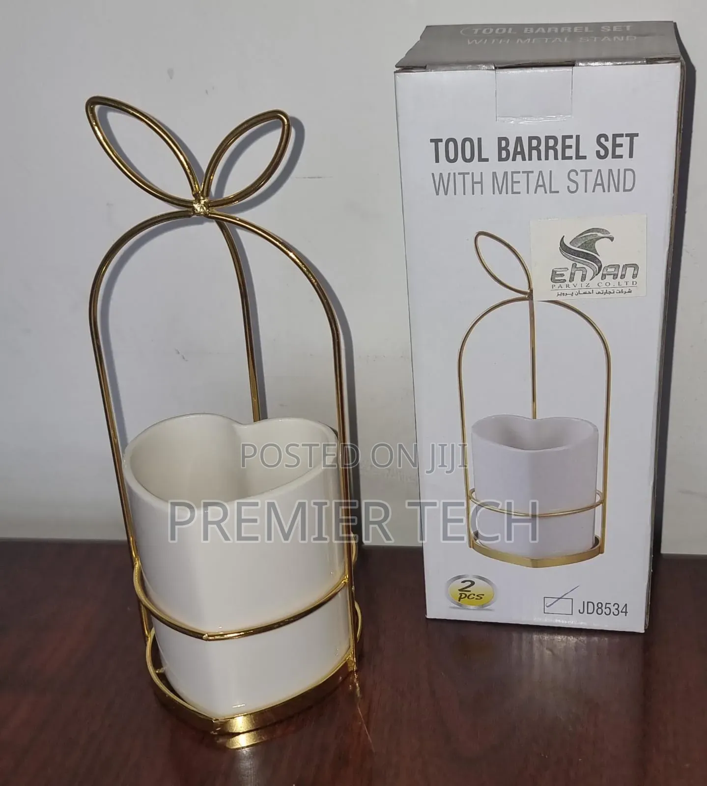 Jd8534 Love Shape Ceramic Tool Barrel Set Gold or Silver Metal Stand