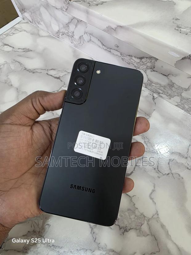 Samsung Galaxy S22+ 5G 256 GB Black - main view