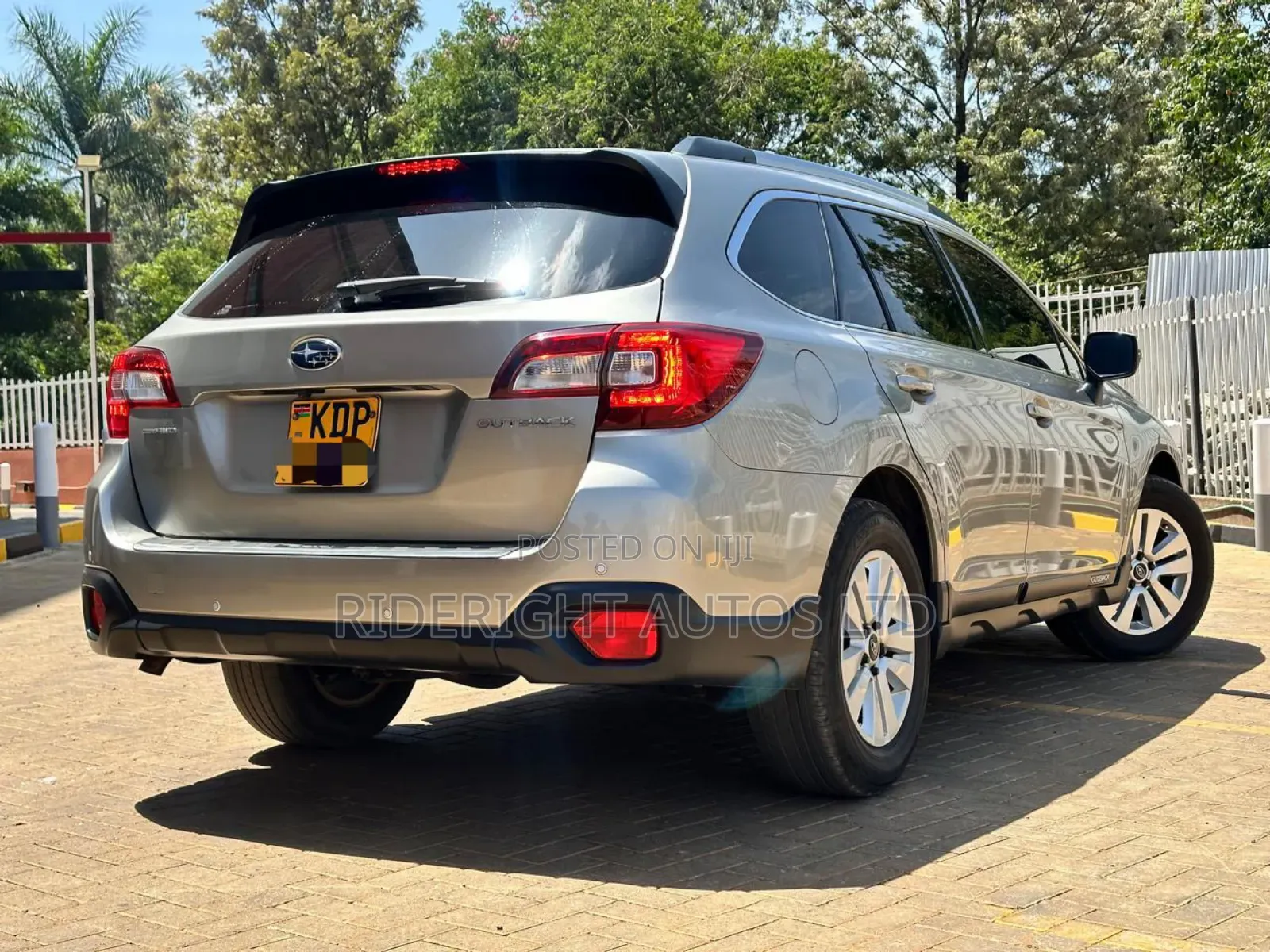 Subaru Outback 2.5i AWD 2016 Gold