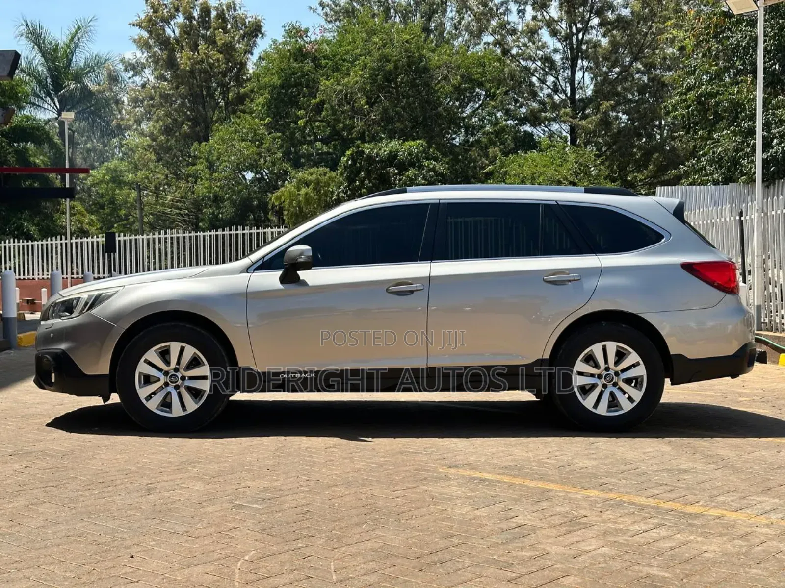 Subaru Outback 2.5i AWD 2016 Gold