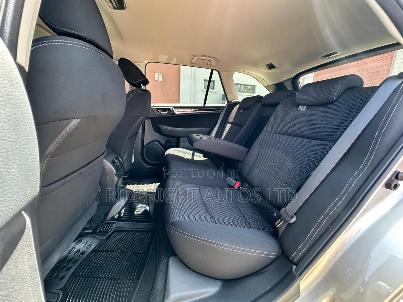 Subaru Outback 2.5i AWD 2016 Gold