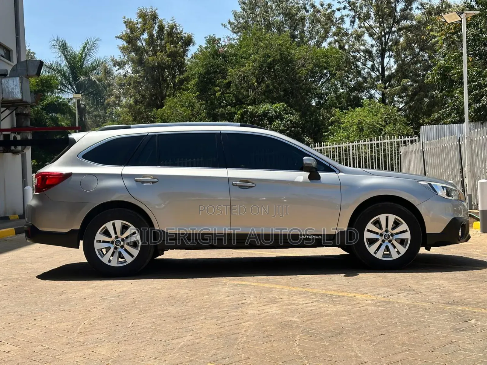 Subaru Outback 2.5i AWD 2016 Gold