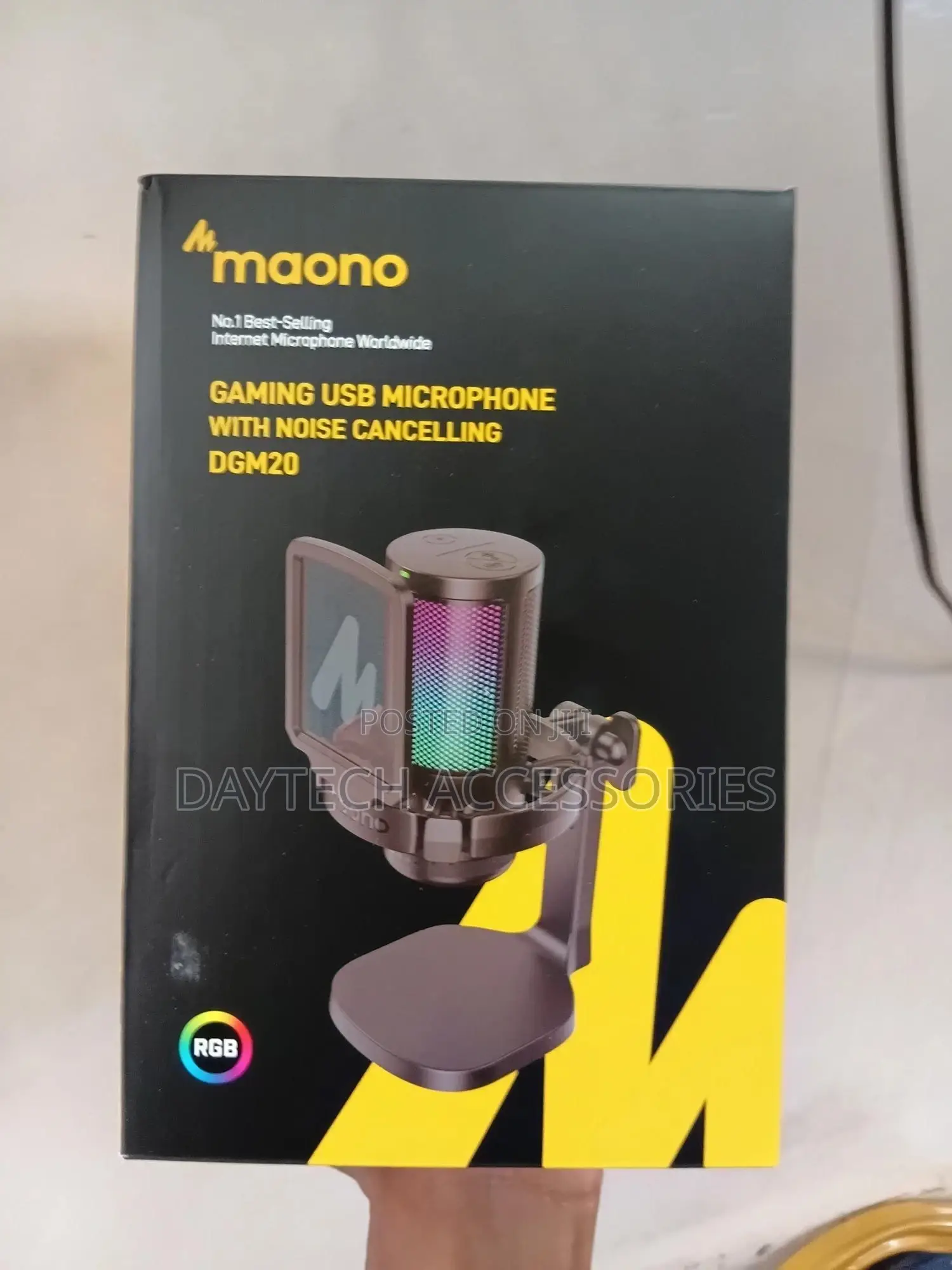 The Maono Dgm20 Gamerwave Condenser Usb Gaming RGB Microphone.