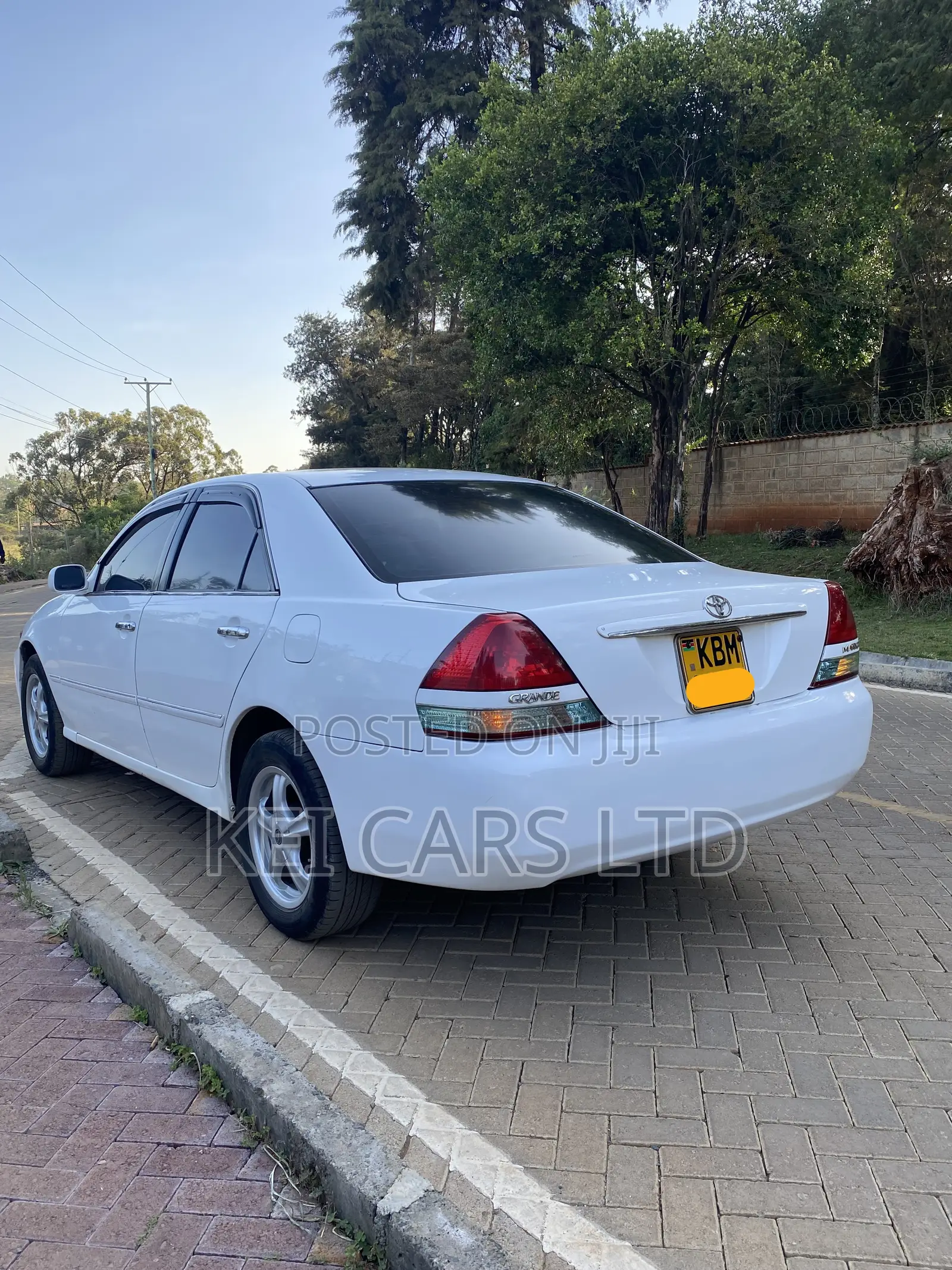 Toyota Mark II 2000 White