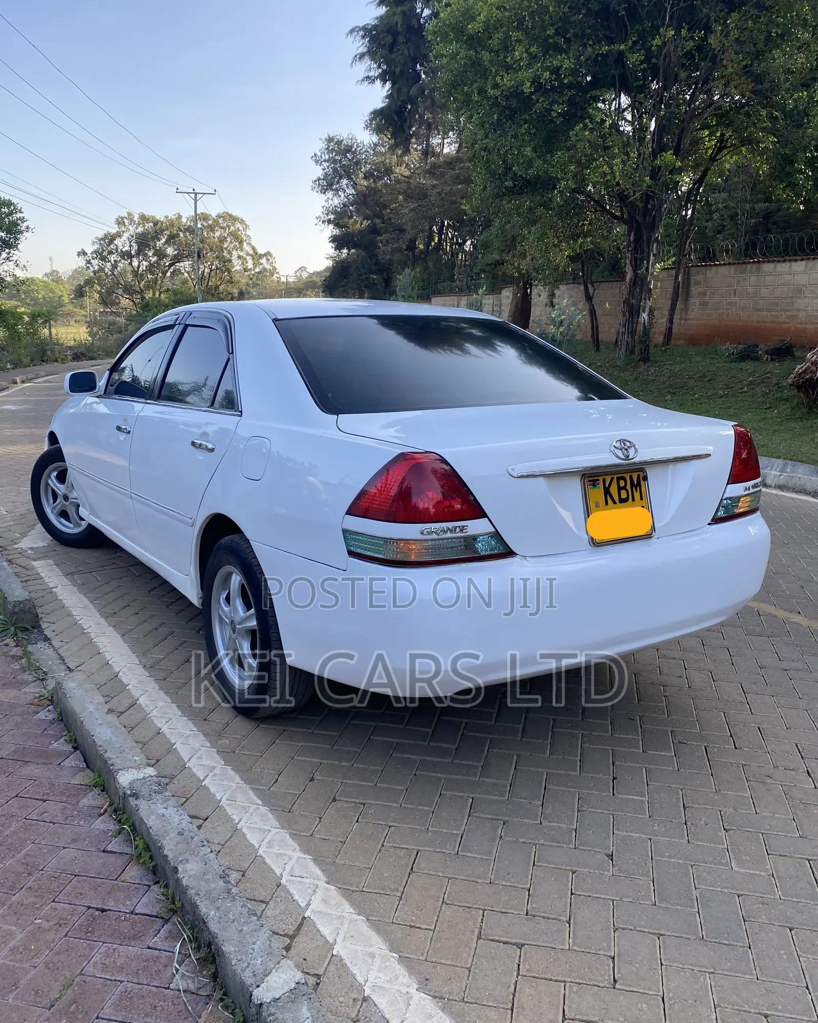 Toyota Mark II 2000 White