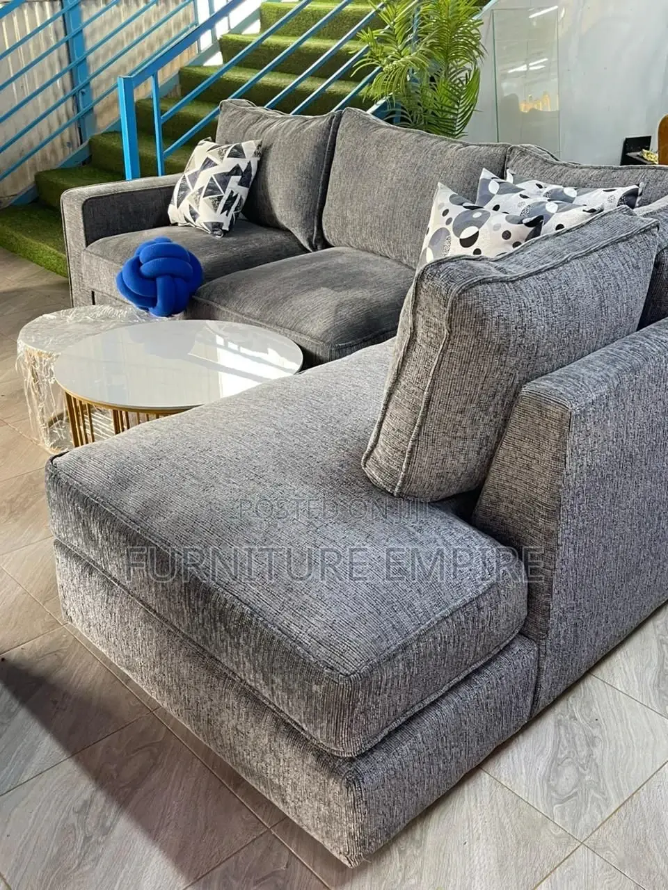 Catchy Cushioned 6 Seater L Seat