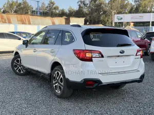Subaru Outback 2018 White