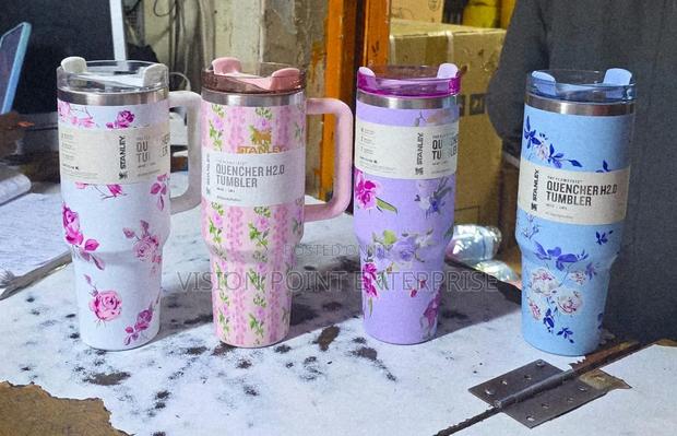 Stanley Original Vacuum Mug With Straw - main view