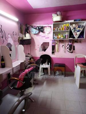 Complete Salon Shop With Modern Equipment - thumbnail 2
