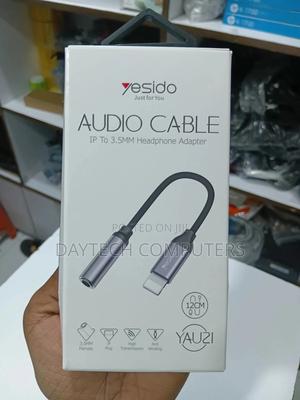 This Is a Yesido Yau21 Lightning to 3.5mm Headphone Adapter. - thumbnail 2
