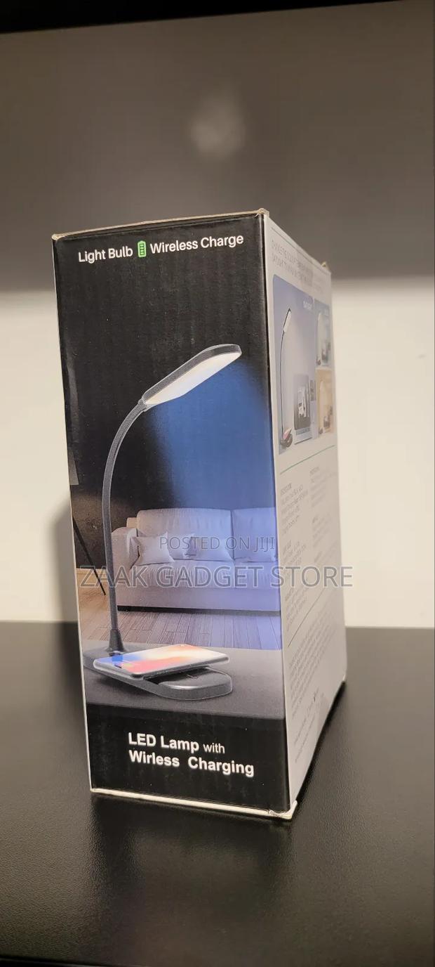 Light Bulb With Wireless Charge - thumbnail 4