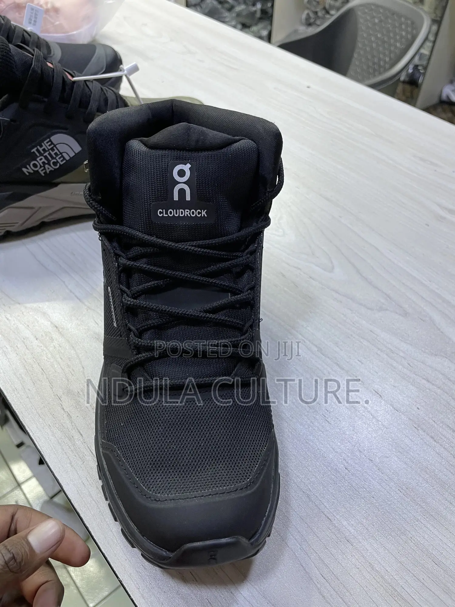 Lightweight on Boots High Cut X Low Cut.