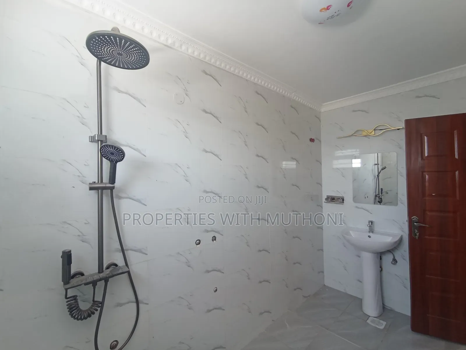 5bdrm Maisonette in Golf View, Kenyatta Road / Theta  for sale