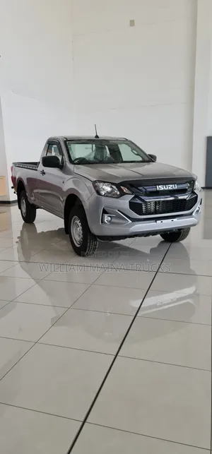 New Isuzu D-MAX 2026 Silver