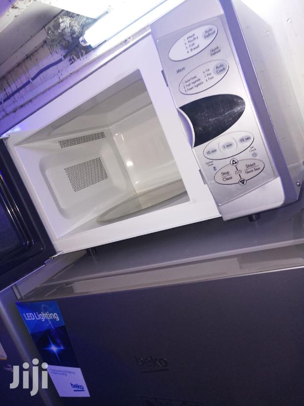 Microwave Oven - thumbnail 2