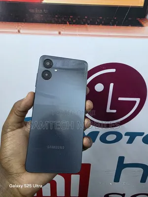 Samsung Galaxy A06 128 GB Gray